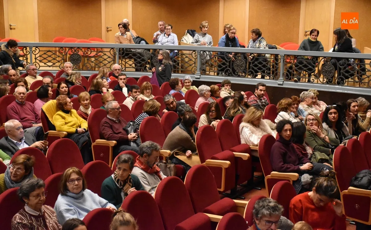 Foto 3 - La Banda de M&uacute;sica pone el broche con su esp&iacute;ritu navide&ntilde;o al 2024 del Teatro Nuevo
