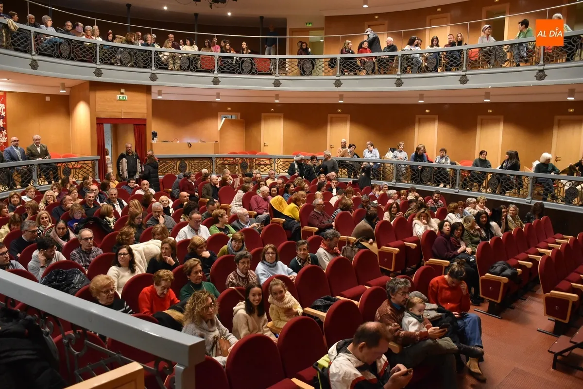 Foto 6 - La Banda de M&uacute;sica pone el broche con su esp&iacute;ritu navide&ntilde;o al 2024 del Teatro Nuevo