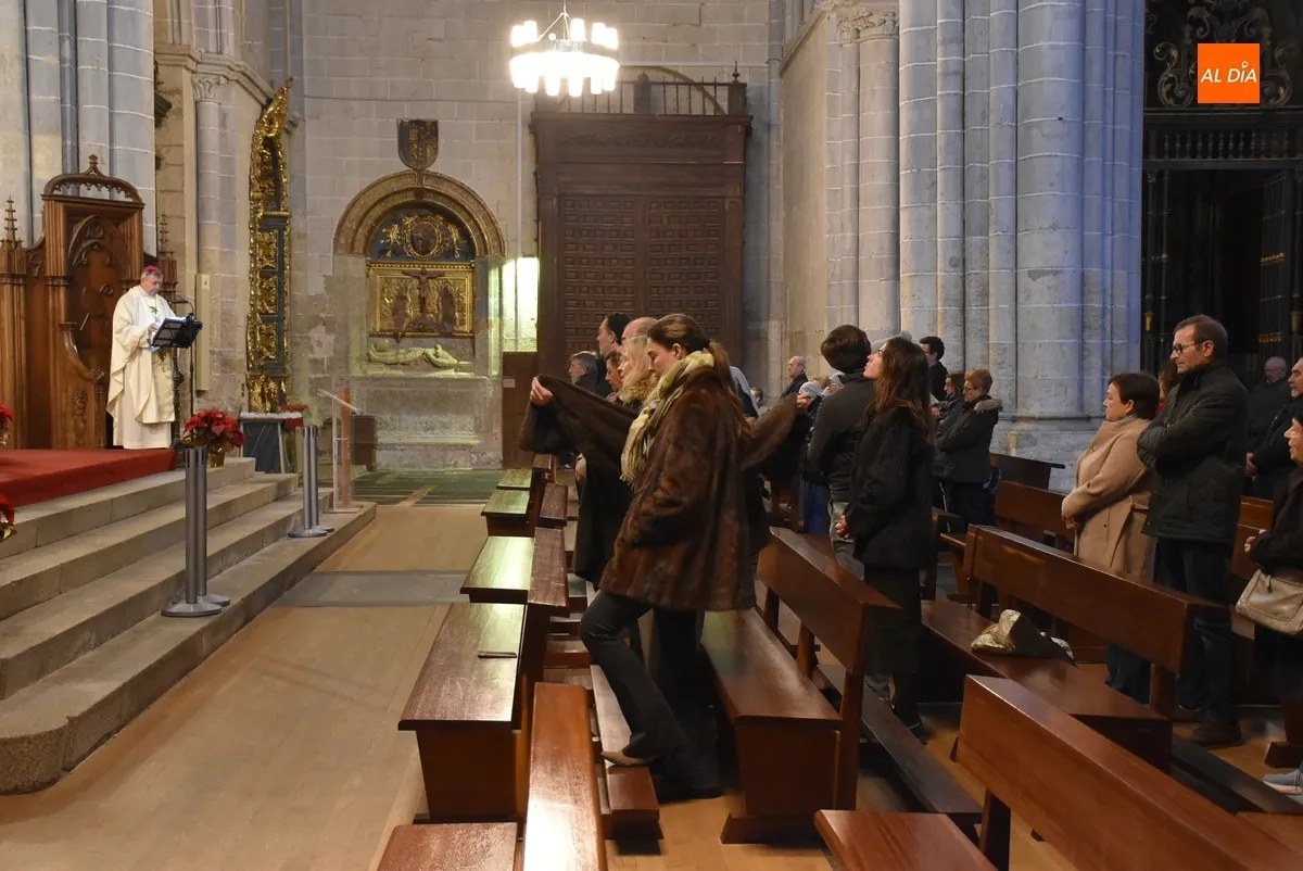 Foto 10 - El Obispo preside en la Catedral la Misa Estacional con motivo de la Natividad del Se&ntilde;or