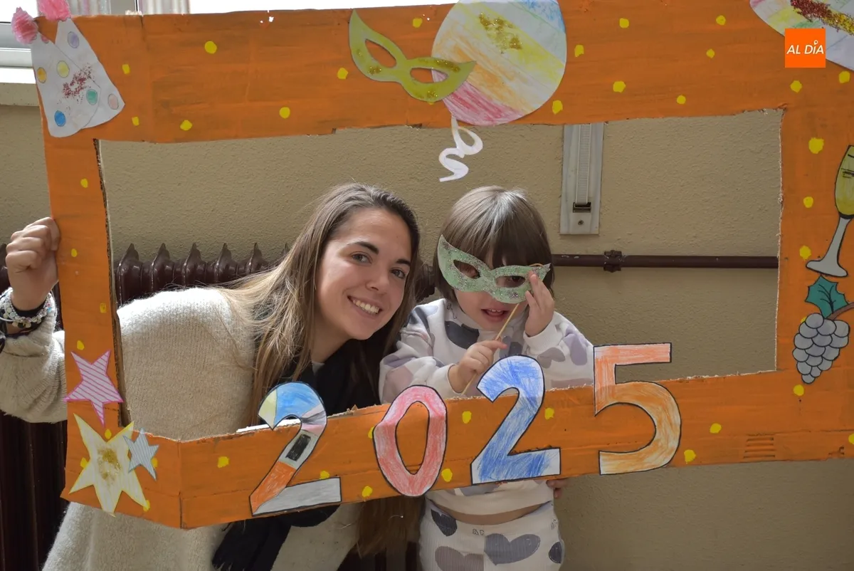 Foto 9 - Conciliamos da la bienvenida al 2025 con sus propias Campanadas