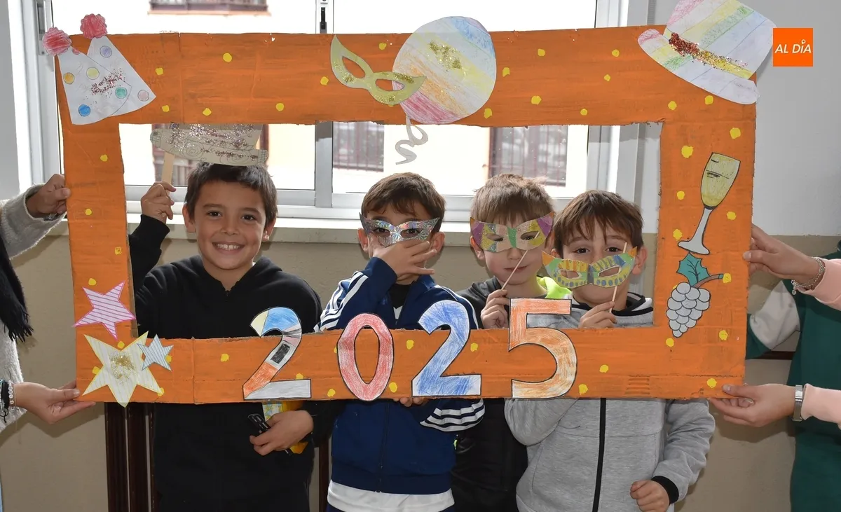 Foto 10 - Conciliamos da la bienvenida al 2025 con sus propias Campanadas