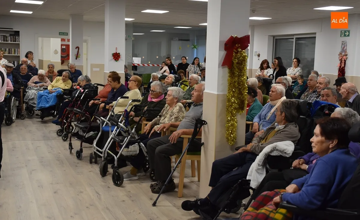 Foto 9 - Aires del &Aacute;gueda prosigue en la Residencia Mixta con su completa ronda de actuaciones