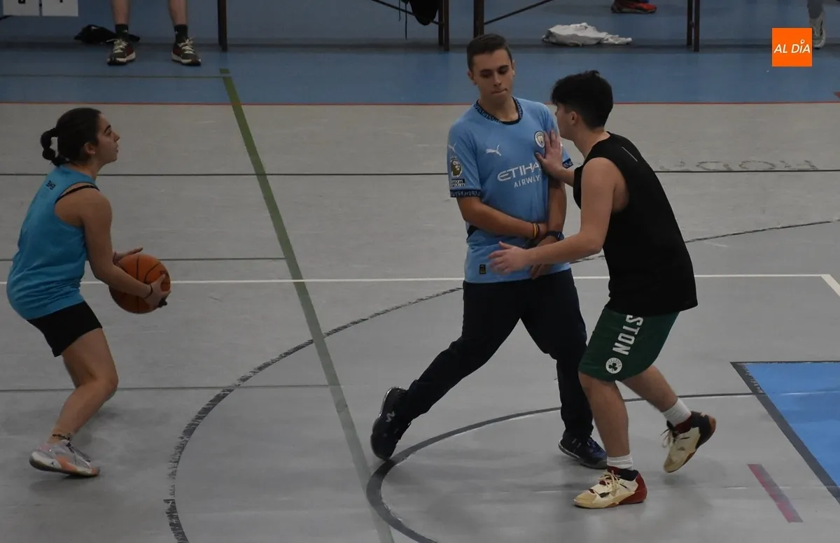 Foto 8 - 9 equipos disputan el Torneo Navide&ntilde;o de Basket 3x3 de la UD Mirobrigense