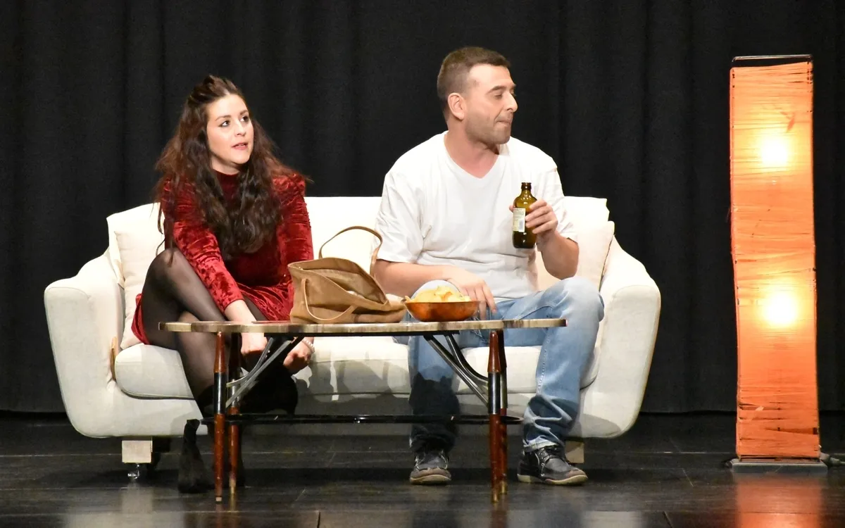 Foto 4 - Elarteteatro se encarga de bajar el tel&oacute;n del semestre teatral en Ciudad Rodrigo
