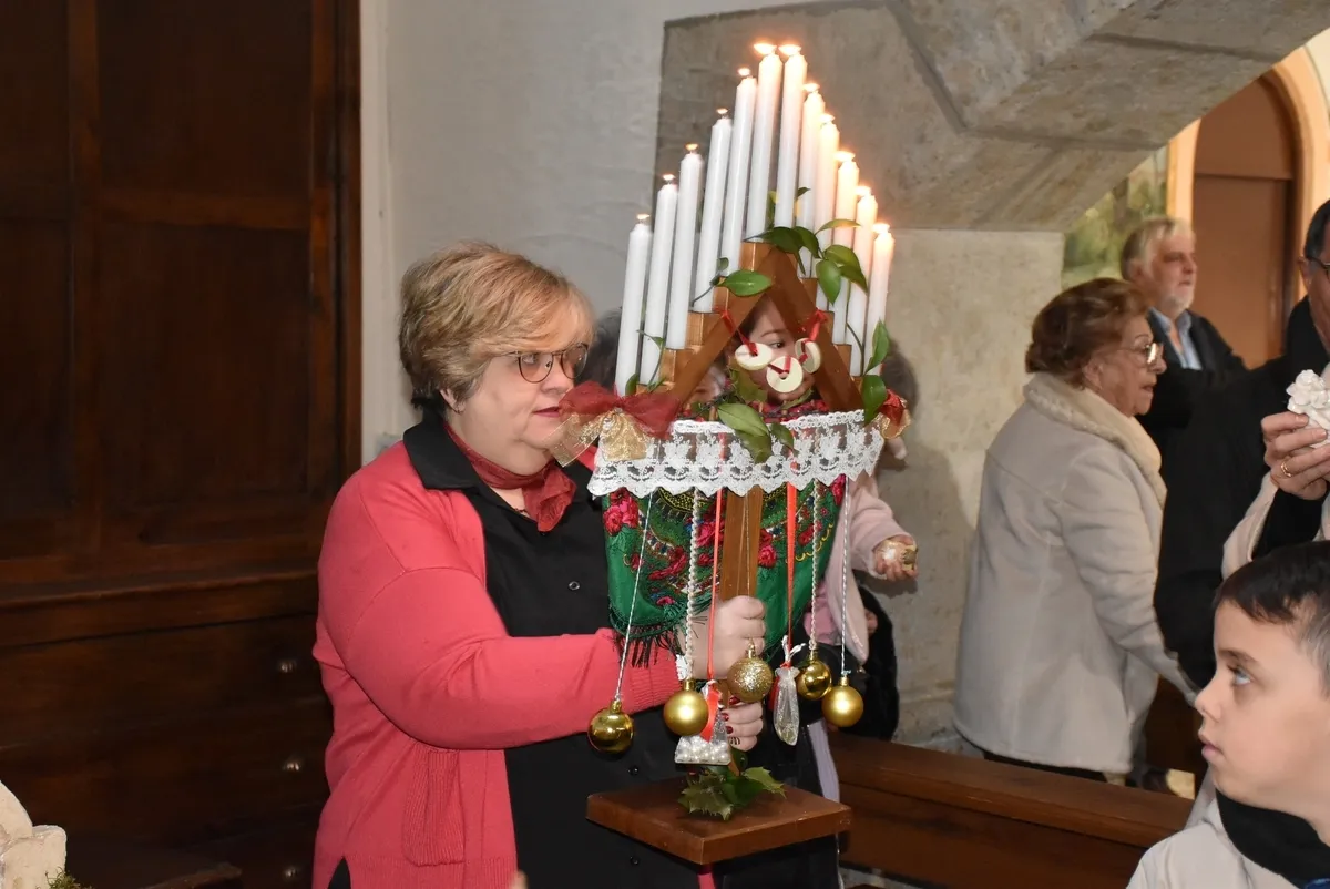 Foto 10 - San Andr&eacute;s bendice su gran bel&eacute;n, el Ramo de Navidad y las im&aacute;genes del Ni&ntilde;o Jes&uacute;s de sus fieles