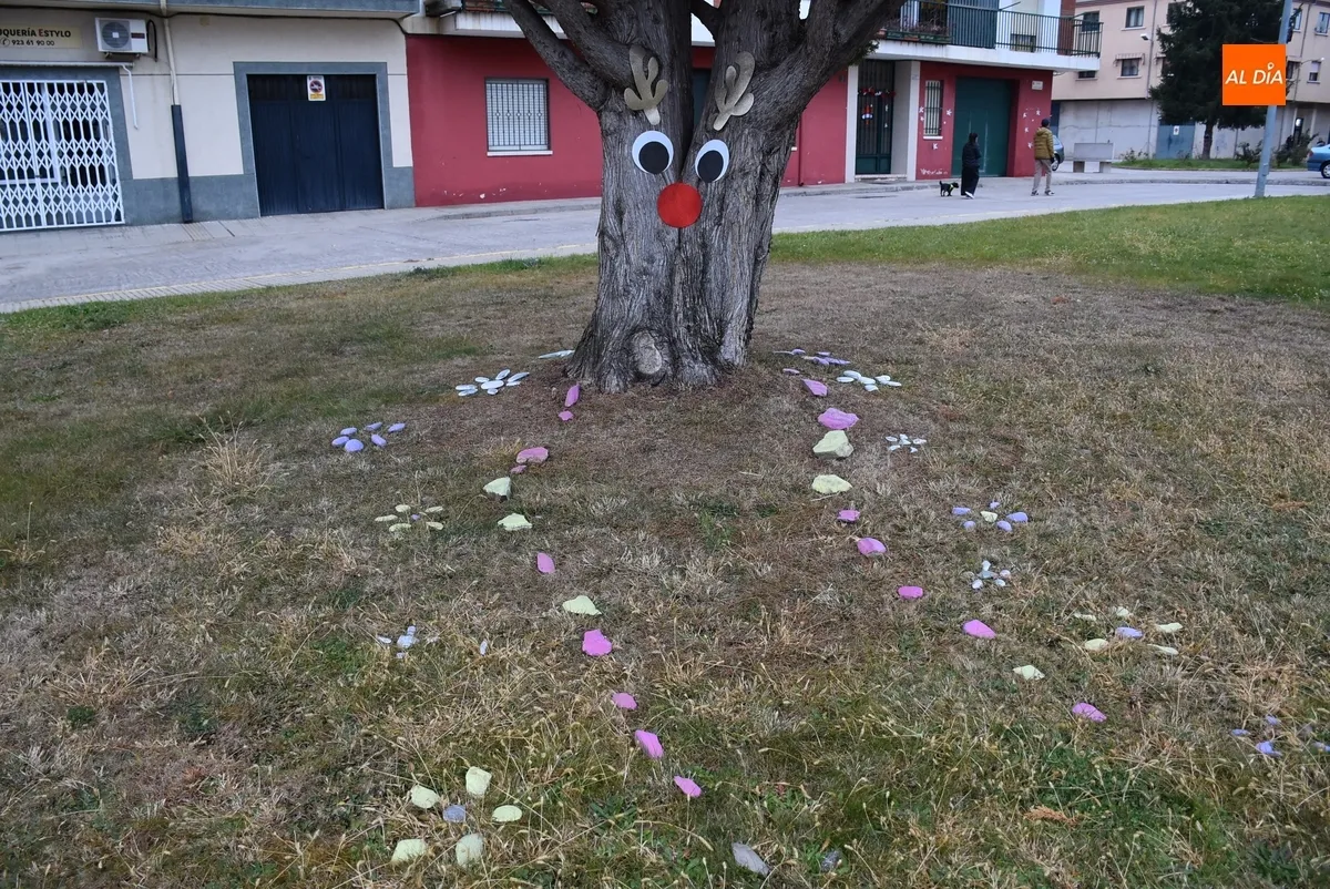 Foto 6 - Rudolph, Mickey, el Polar Express, gnomos o renos protagonizan la Navidad fuera de murallas