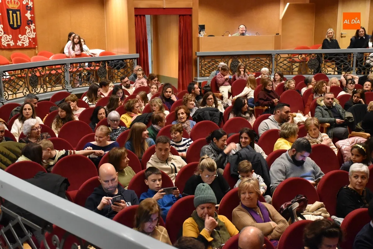 Foto 5 - El Teatro Nuevo roza el lleno para echar una mano a los afectados por enfermedades raras