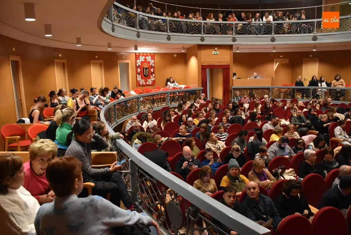 Foto 8 - El Teatro Nuevo roza el lleno para echar una mano a los afectados por enfermedades raras
