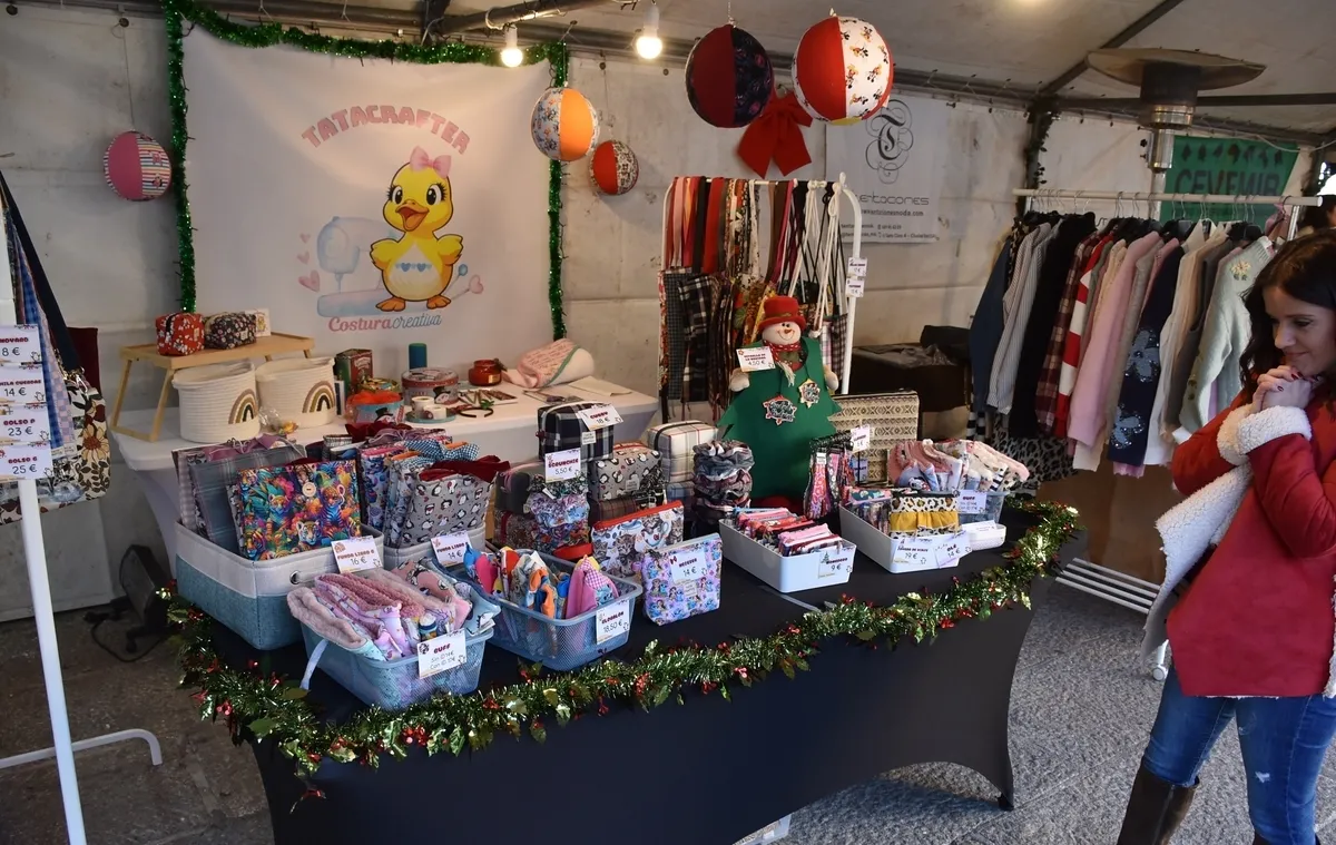 Foto 9 - Ciudad Rodrigo estrena su Mercado Navide&ntilde;o con un notable ajetreo