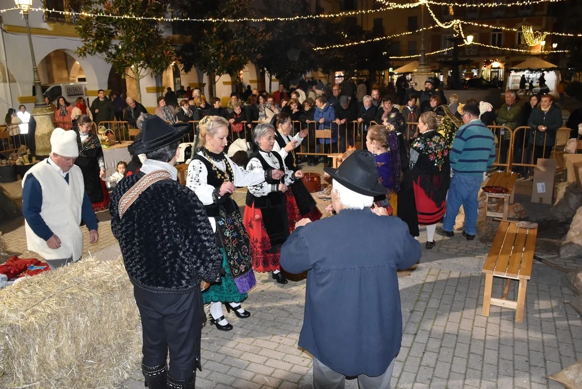 Foto 5 - El Bot&oacute;n Charro abre el tr&iacute;ptico de belenes vivientes de Mir&oacute;briga rezumando tradici&oacute;n
