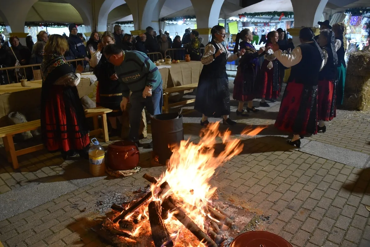 Foto 10 - El Bot&oacute;n Charro abre el tr&iacute;ptico de belenes vivientes de Mir&oacute;briga rezumando tradici&oacute;n