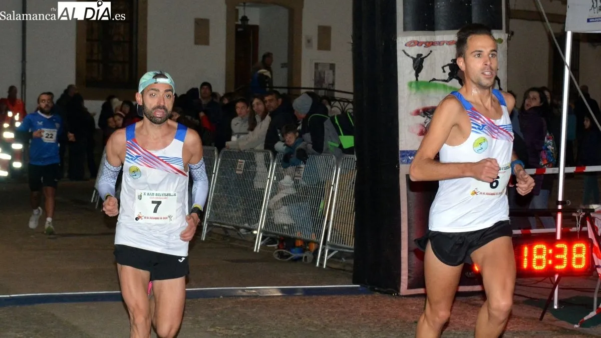 Foto 9 - Adri&aacute;n Mart&iacute;n, Pilar P&eacute;rez y Ruth Vicente triunfan en la San Silvestre de Lumbrales