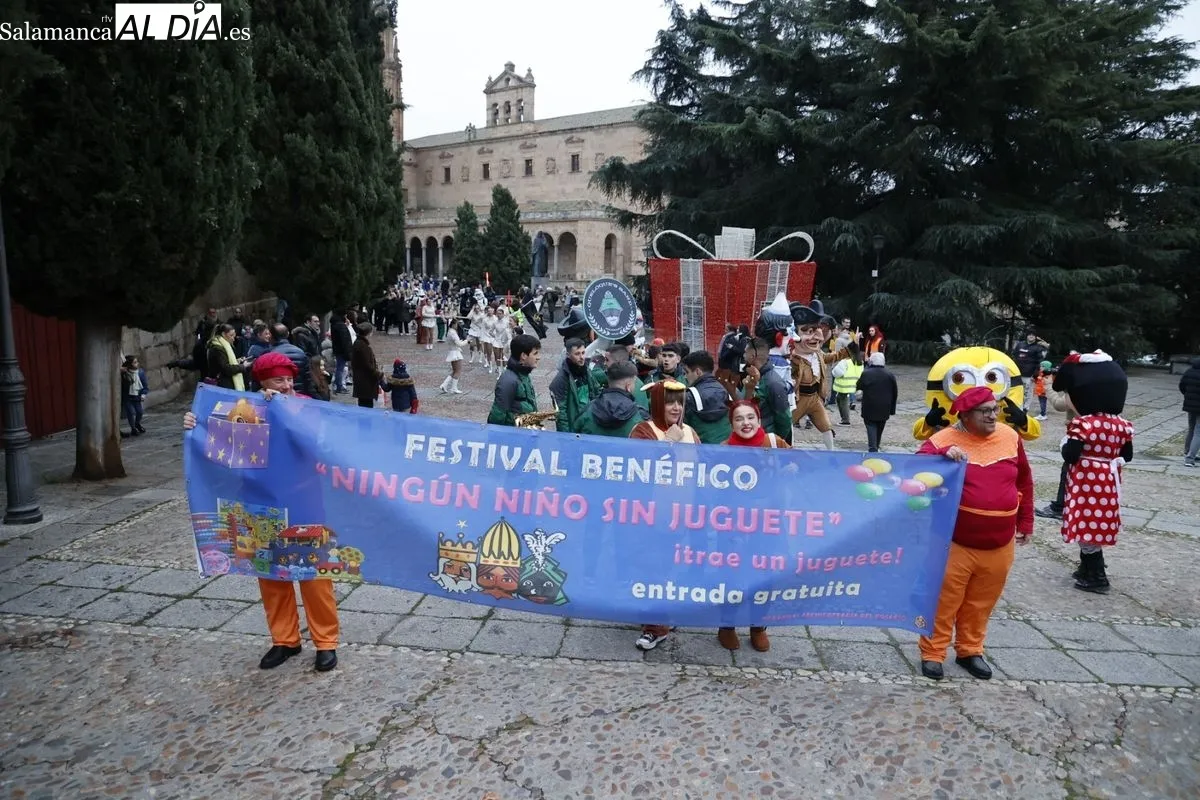 Desfile de la XII edición del Festival Benéfico 'Ningún niño sin juguete'. Fotos: David Sañudo