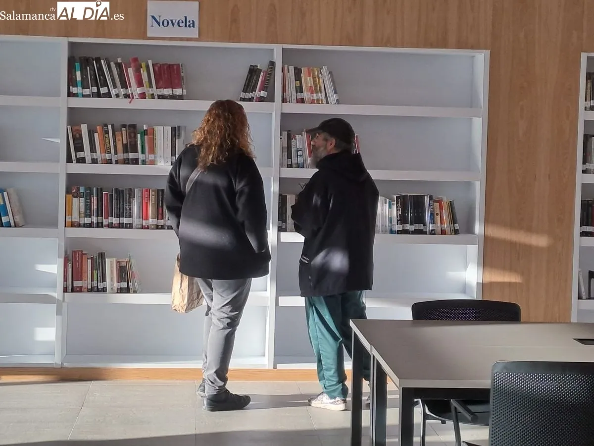 Inauguración de la Biblioteca Municipal ‘Carmen Martín Gaite’ en Pizarrales. Foto de Víctor Jiménez