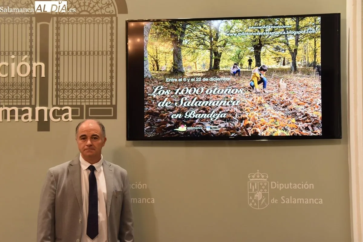El diputado de Turismo, Juan Carlos Zaballos, presenta la nueva edición del programa ‘Mil otoños’. Foto de Miguel Hernández