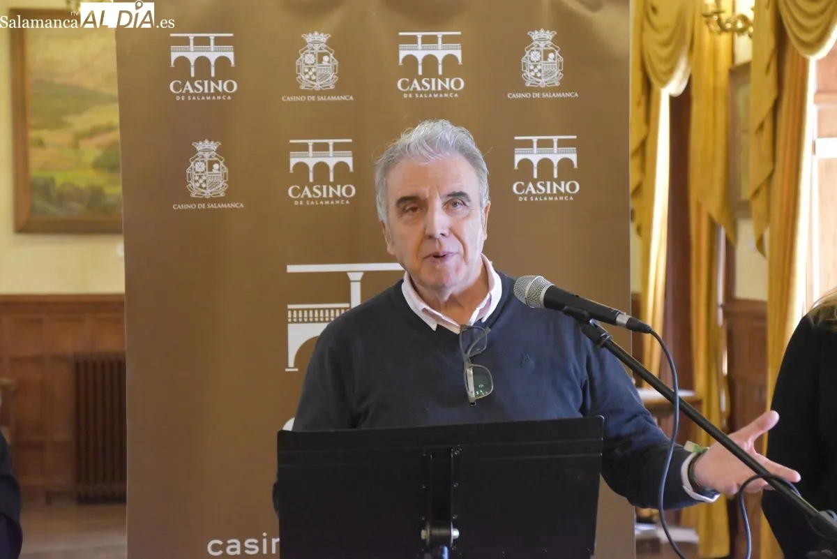 Exposición 'Pinceles y Palabras' en el Casino de Salamanca. Foto de Miguel Hernández