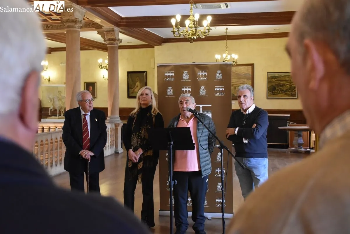 Exposición 'Pinceles y Palabras' en el Casino de Salamanca. Foto de Miguel Hernández