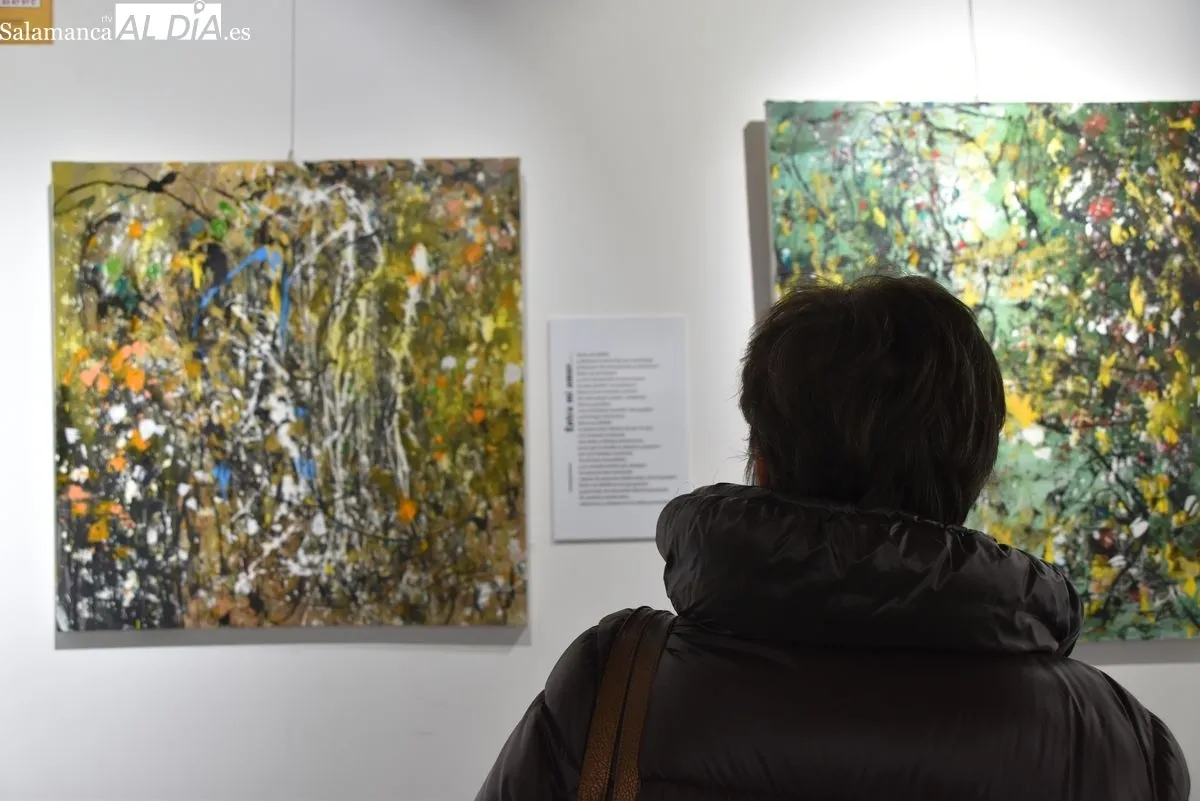 Exposición 'Pinceles y Palabras' en el Casino de Salamanca. Foto de Miguel Hernández
