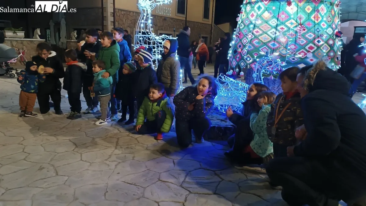 Encendido del árbol de Navidad en Barruecopardo