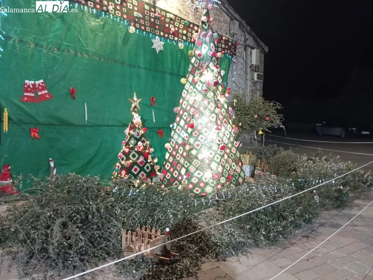 La Asociación Cultural La Alhóndiga inaugura en San Felices de los Gallegos su espacio navideño  