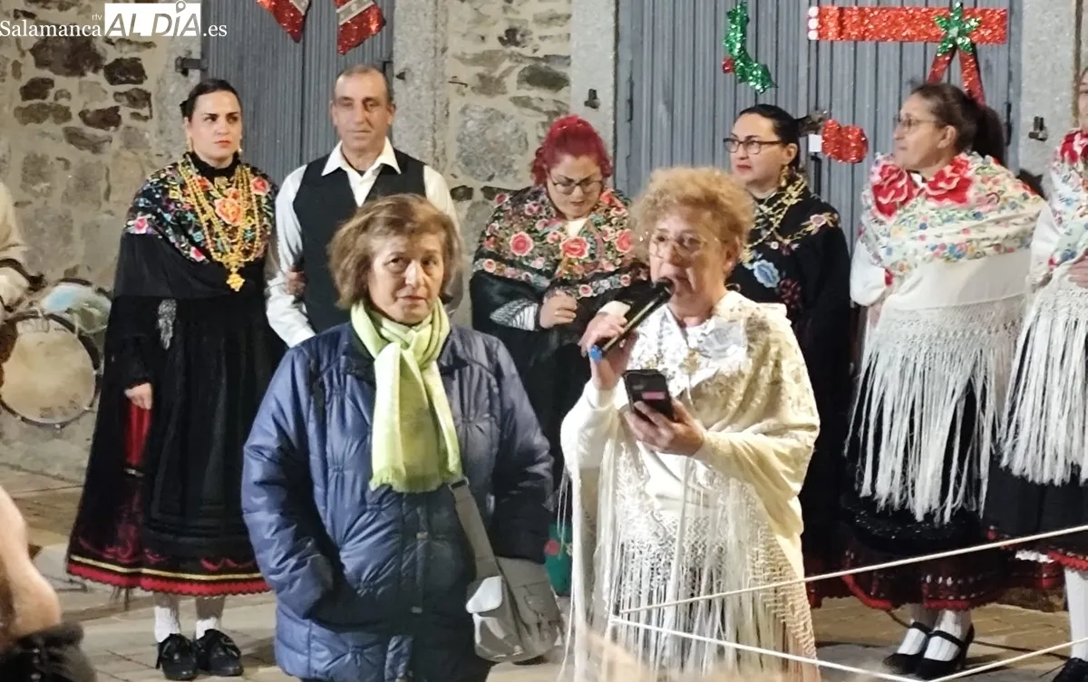 La Asociación Cultural La Alhóndiga inaugura en San Felices de los Gallegos su espacio navideño  
