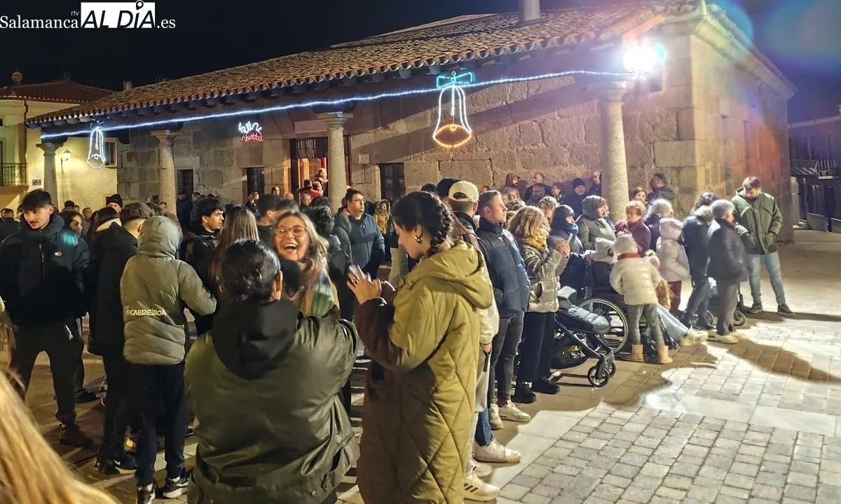 La Asociación Cultural La Alhóndiga inaugura en San Felices de los Gallegos su espacio navideño  