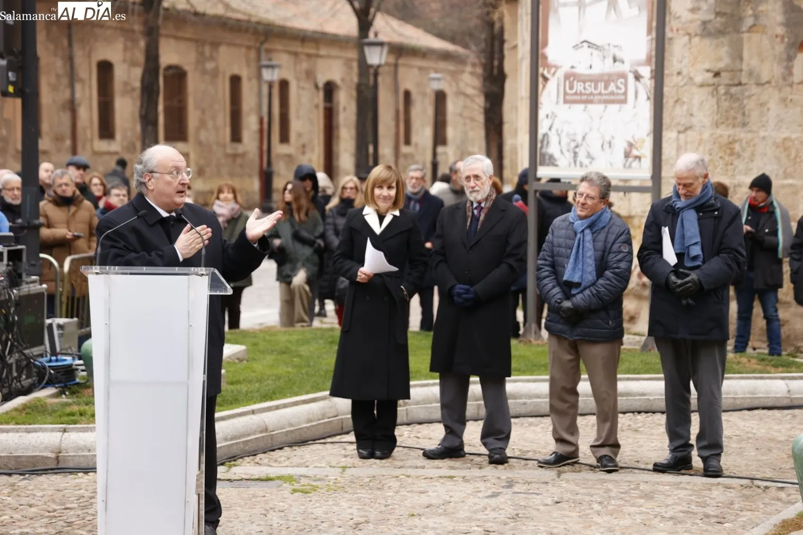 Homenaje a Miguel de Unamuno en Salamanca, junto a la que fue su casa. Foto de David Sañudo