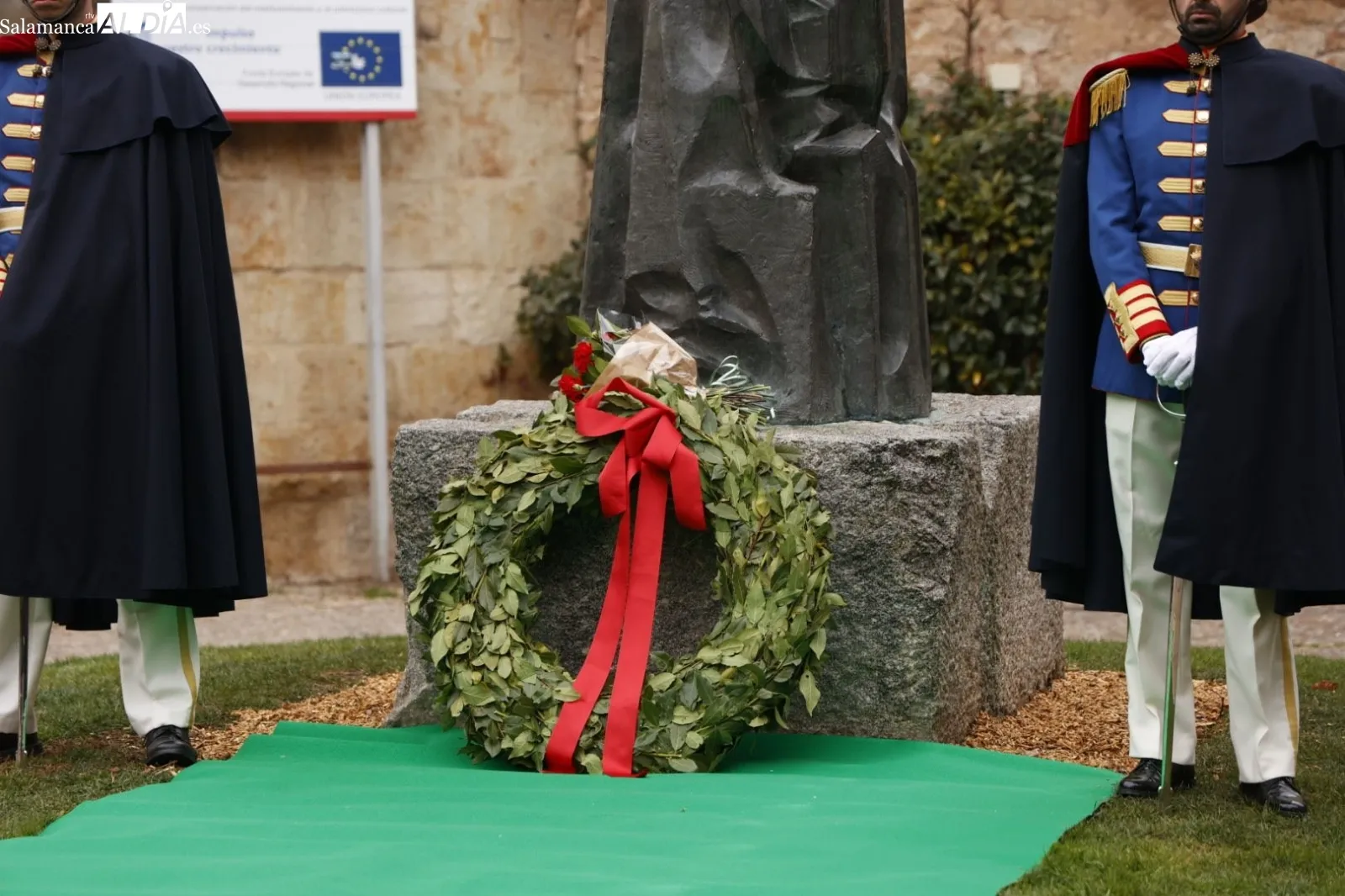 Homenaje a Miguel de Unamuno en Salamanca, junto a la que fue su casa. Foto de David Sañudo