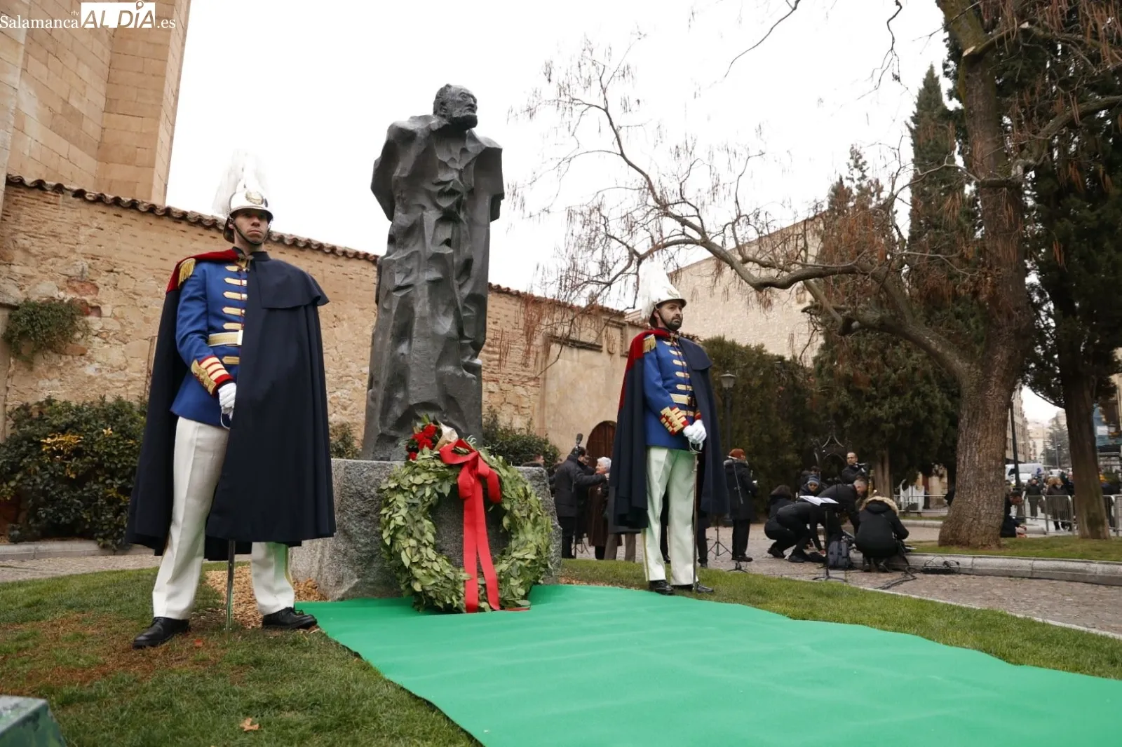 Homenaje a Miguel de Unamuno en Salamanca, junto a la que fue su casa. Foto de David Sañudo