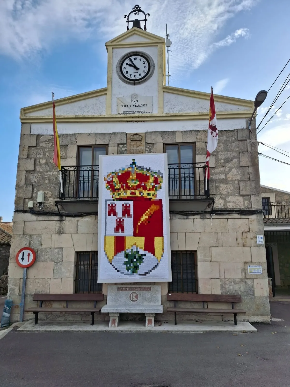 Foto 3 - El original &aacute;rbol de ganchillo realizado por una veintena de mujeres en Torresmenudas 