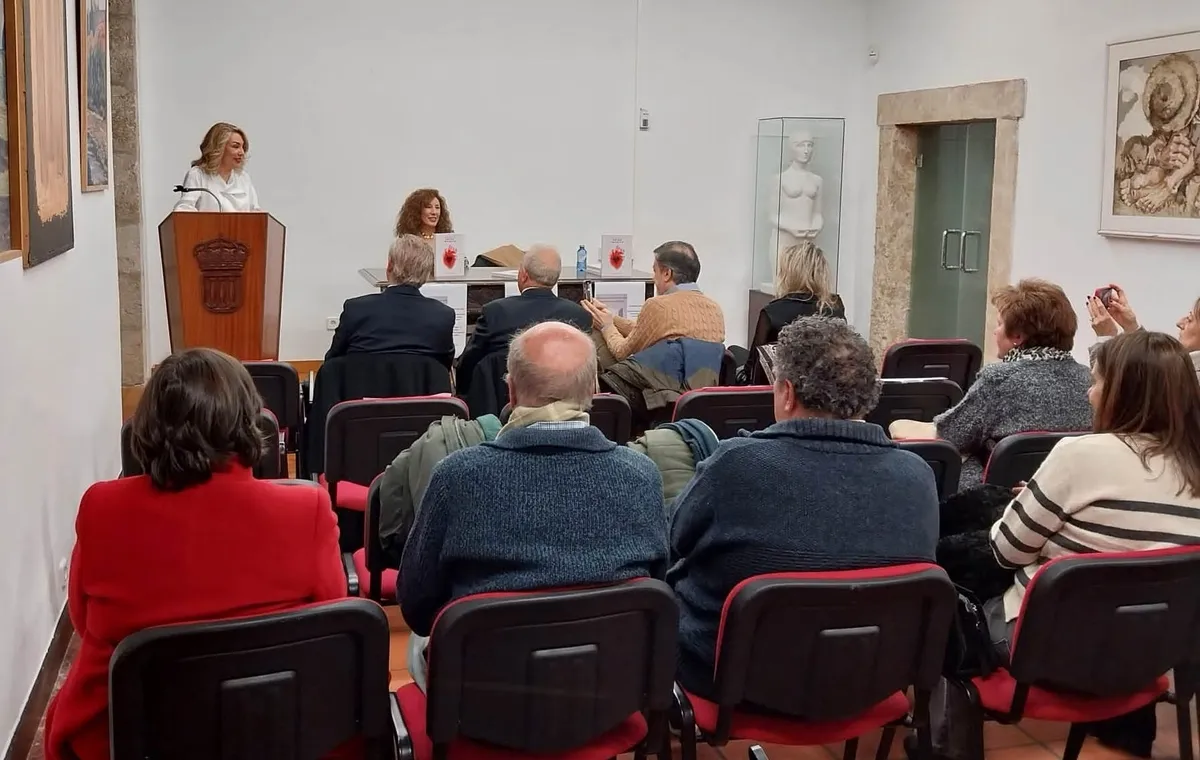 Foto 3 - Inmaculada Vicente presenta el libro que da claves para tener una longevidad plena