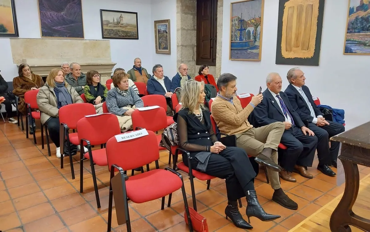 Foto 2 - Inmaculada Vicente presenta el libro que da claves para tener una longevidad plena