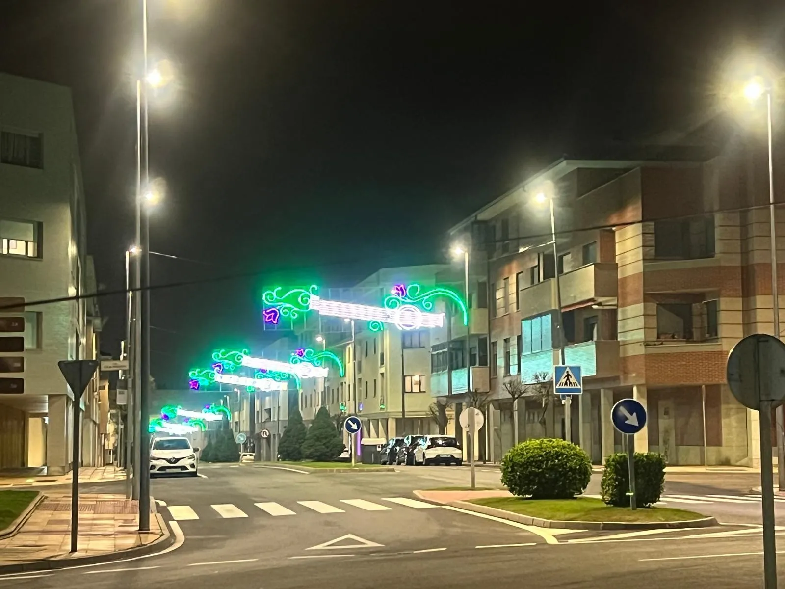 Foto 6 - Carbajosa da la bienvenida a la Navidad con el tradicional encendido de los adornos luminosos