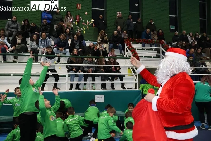 Foto 4 - Las Escuelas Piensos Dur&aacute;n Albense celebran su tradicional presentaci&oacute;n navide&ntilde;a