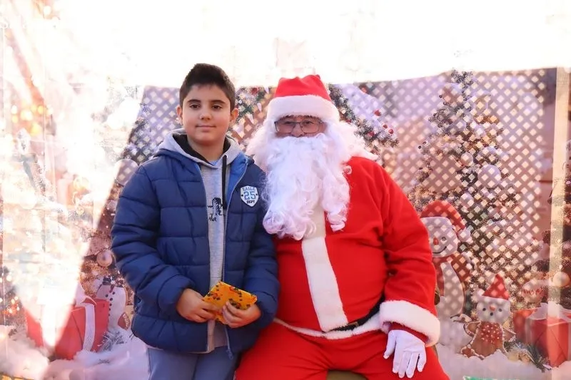 Foto 6 - Pap&aacute; Noel llega a Alba de Tormes en moto, repartiendo ilusi&oacute;n y sonrisas