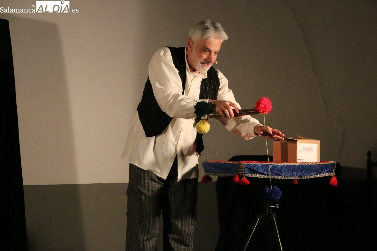 Noches de Magia en Valderrodrigo con Pedro Chirimbamba / CORRAL