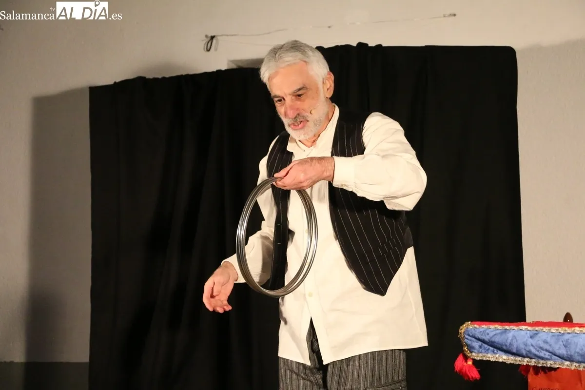 Noches de Magia en Valderrodrigo con Pedro Chirimbamba / CORRAL
