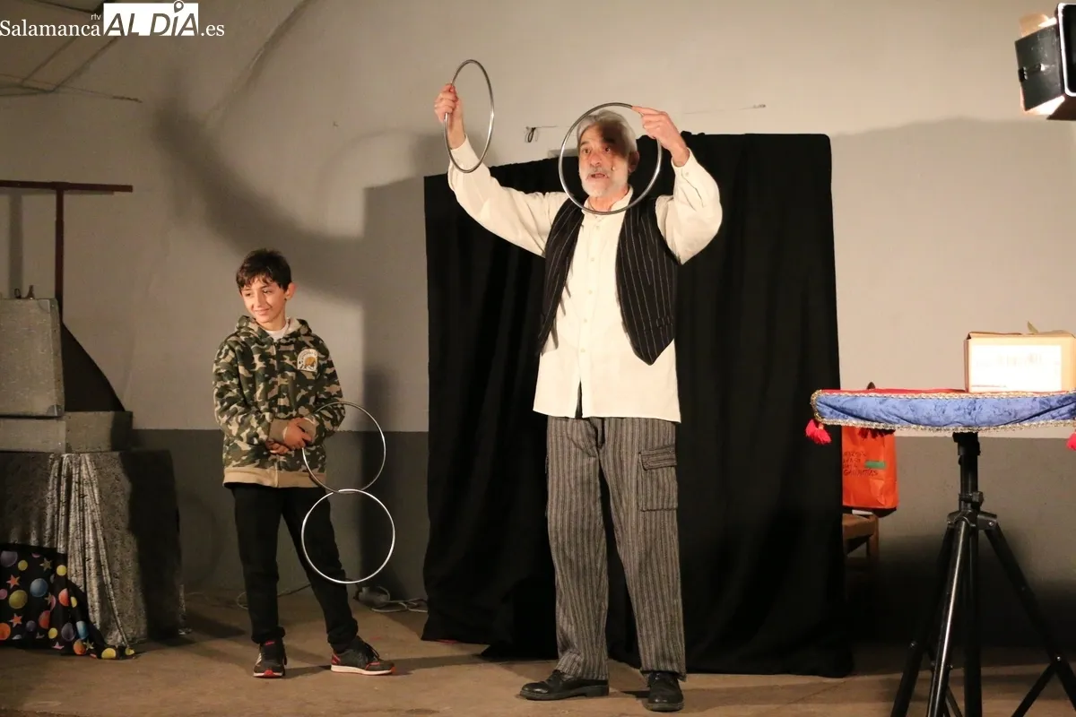 Noches de Magia en Valderrodrigo con Pedro Chirimbamba / CORRAL