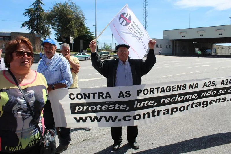 Ciudadanos contra los peajes (Vilar Formoso, Portugal) 