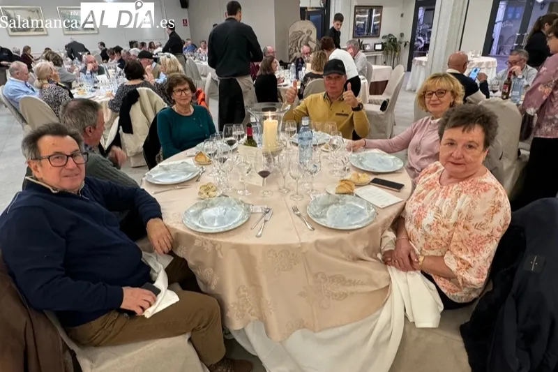 Foto 8 - Abrazos y reencuentros, protagonistas de la 38&ordm; reuni&oacute;n anual de los pe&ntilde;arandinos ausentes