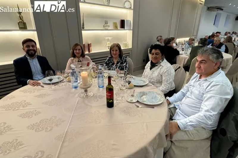 Foto 7 - Abrazos y reencuentros, protagonistas de la 38&ordm; reuni&oacute;n anual de los pe&ntilde;arandinos ausentes