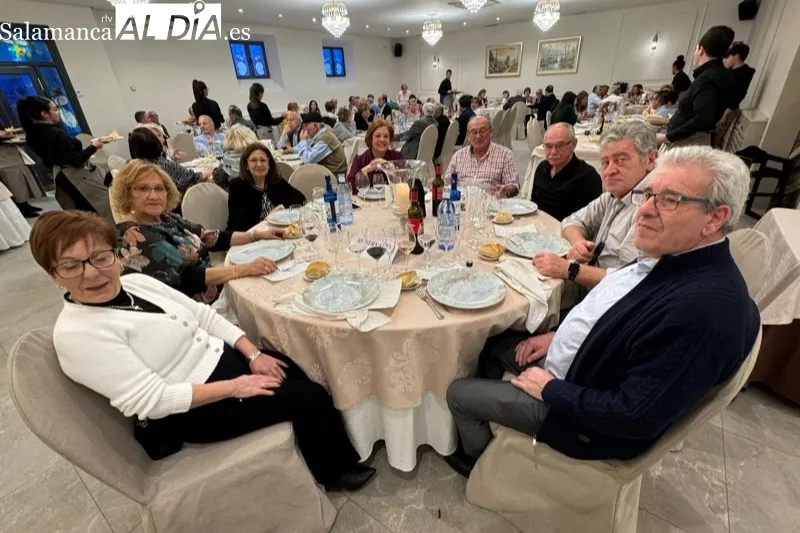 Foto 5 - Abrazos y reencuentros, protagonistas de la 38&ordm; reuni&oacute;n anual de los pe&ntilde;arandinos ausentes