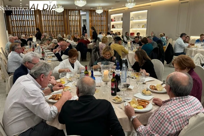 Foto 2 - Abrazos y reencuentros, protagonistas de la 38&ordm; reuni&oacute;n anual de los pe&ntilde;arandinos ausentes