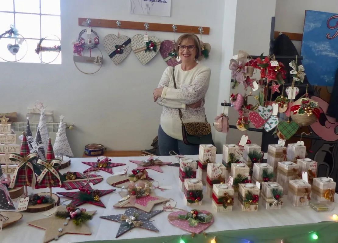 Foto 7 - La solidaridad desborda previsiones en el mercadillo navide&ntilde;o de Villoria en favor del Centro Materno Infantil Ave Mar&iacute;a