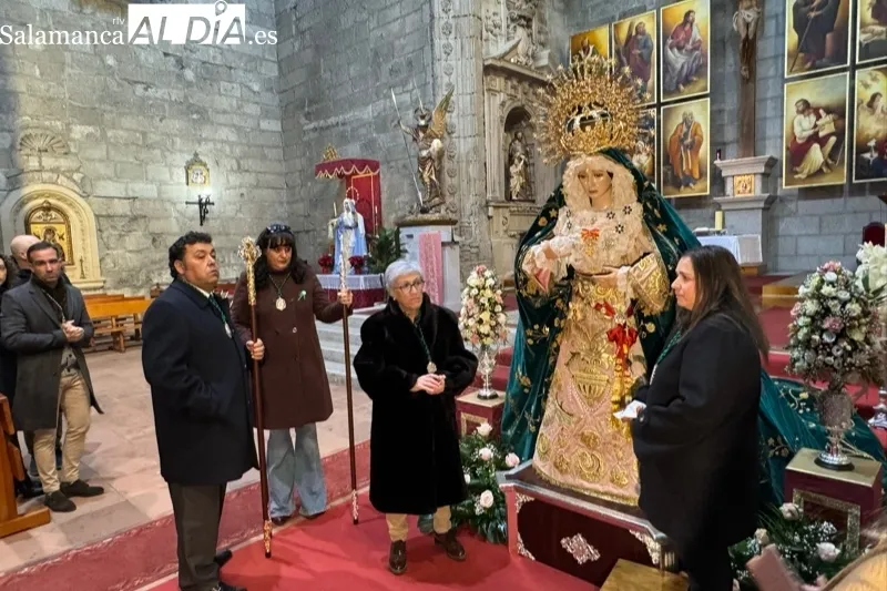 Foto 2 - La Fiesta de la Expectaci&oacute;n en honor a Nuestra Se&ntilde;ora de la Esperanza llena la parroquia de fieles y cofrades