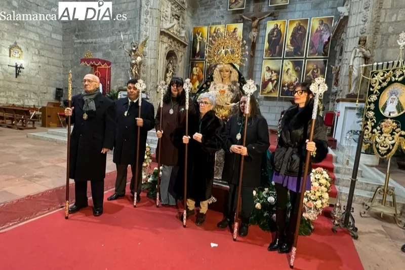 Foto 4 - La Fiesta de la Expectaci&oacute;n en honor a Nuestra Se&ntilde;ora de la Esperanza llena la parroquia de fieles y cofrades
