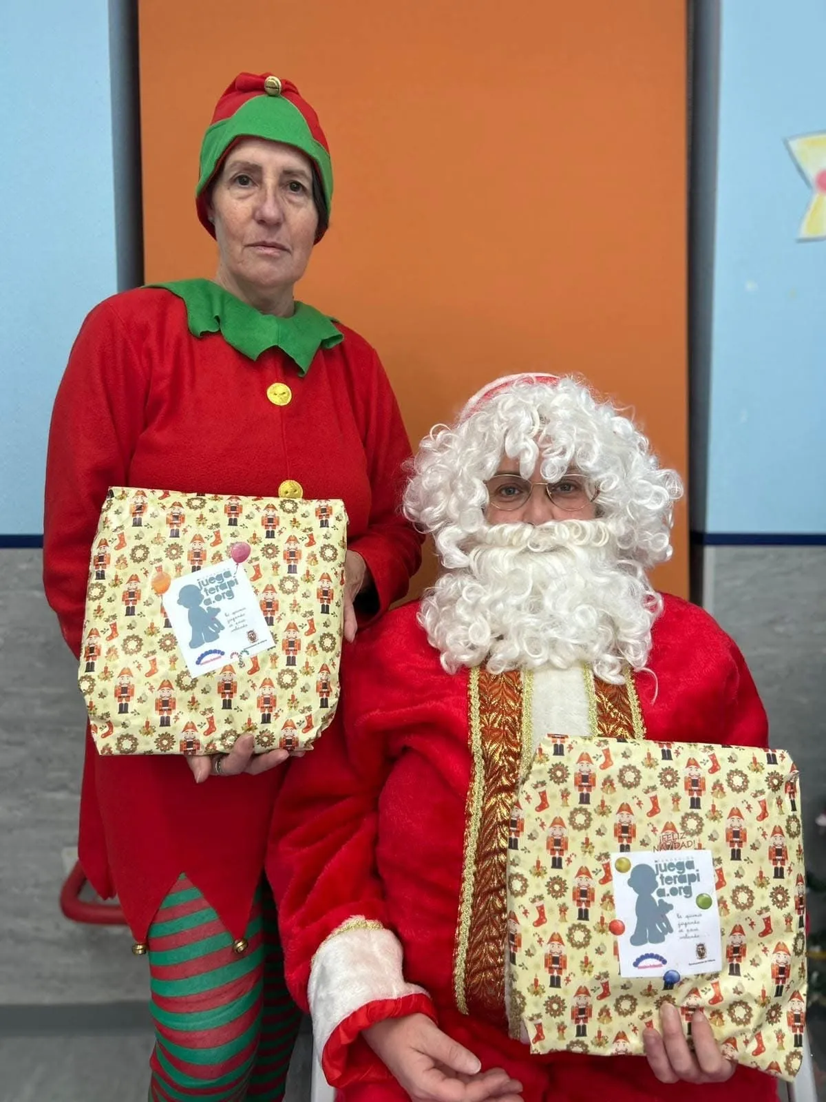 Foto 2 - Ilusi&oacute;n y sorpresa entre los m&aacute;s peque&ntilde;os de Villoria para vivir la visita de Papa Noel