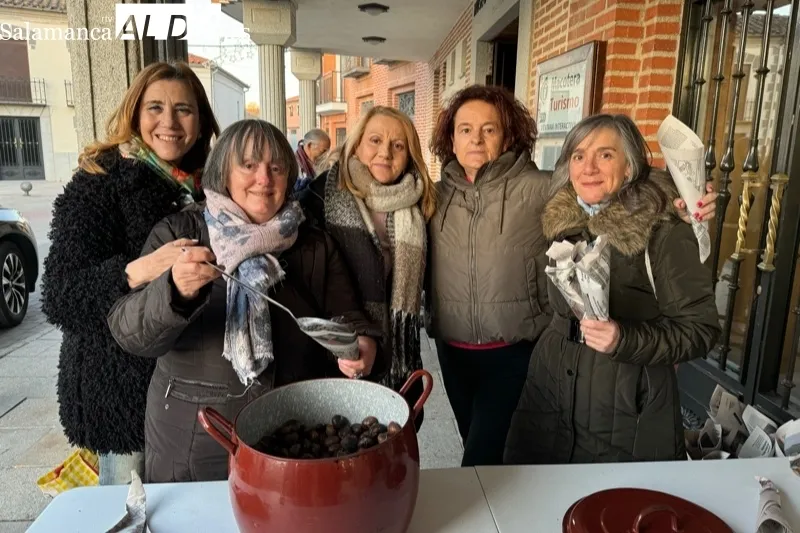 Macotera celebraba este domingo una animada castañada