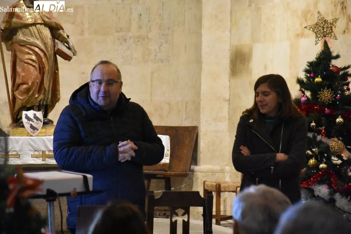 Entrega de su Primer Premio “La Chova Piquirroja” en la iglesia de Santo Tomás Cantuariense. Foto de Fernando Sánchez Gómez