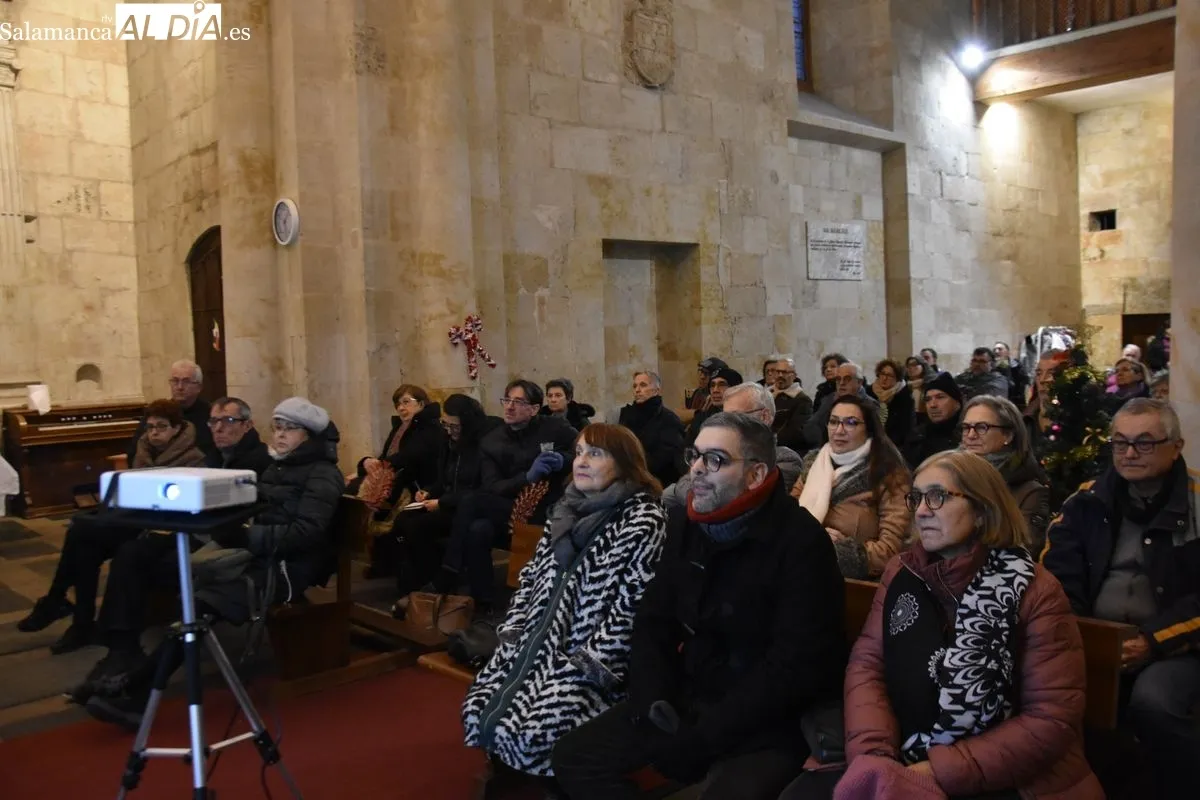 Entrega de su Primer Premio “La Chova Piquirroja” en la iglesia de Santo Tomás Cantuariense. Foto de Fernando Sánchez Gómez
